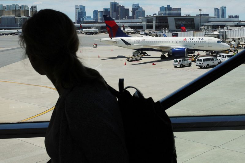 Major U.S. airlines to allow gender-neutral option on ticket reservations
