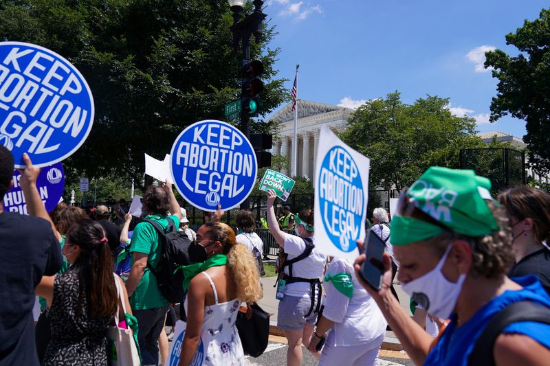 &copy; Reuters. Abortion rights activists participate in a demonstration outside of the U.S. Supreme Court in Washington, D.C., U.S., June 30, 2022. REUTERS/Sarah Silbiger