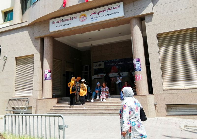 &copy; Reuters. صورة لمدخل مقر الاتحاد العام التونسي للشغل في تونس العاصمة يوم 16 أغسطس آب 2022. تصوير: جهاد عبد اللاوي - رويترز