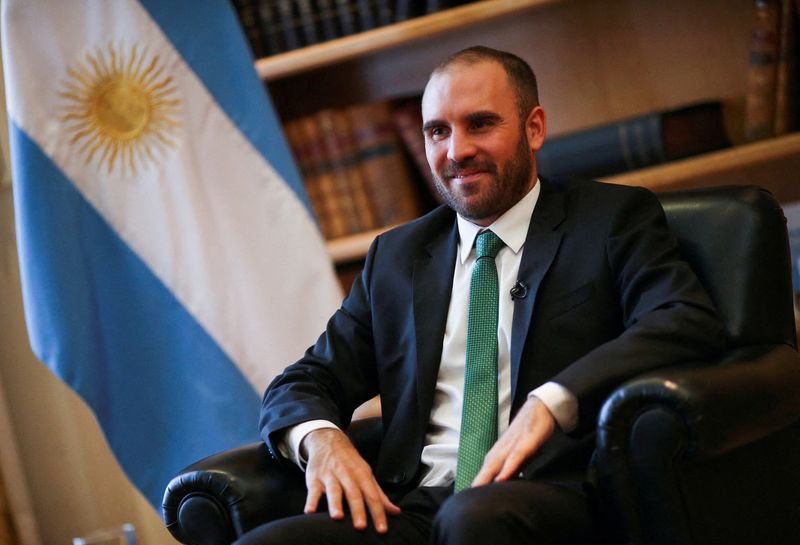 &copy; Reuters. Le ministre argentin de l'Economie Martin Guzman a annoncé samedi sa démission. /Photo d'archives/REUTERS/Agustin Marcarian