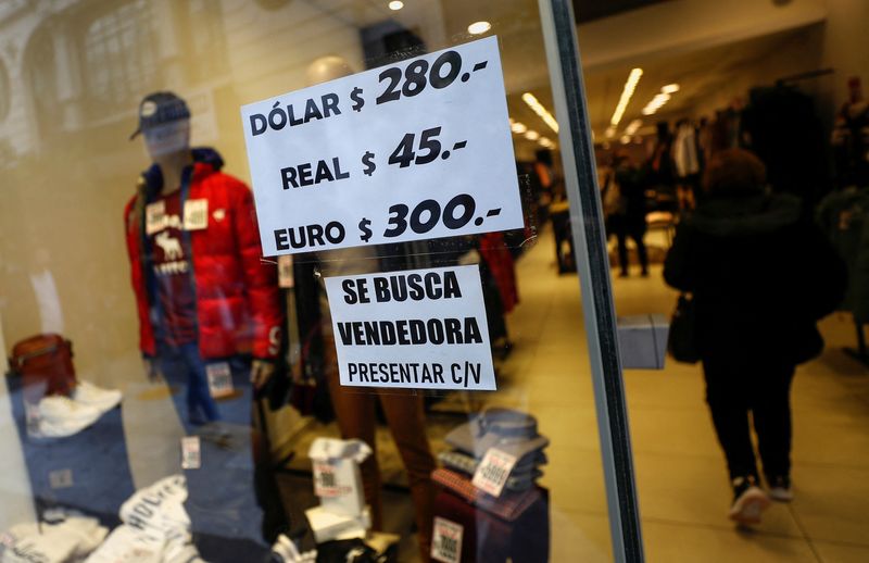 Argentina black market peso crashes as new economy chief takes reins