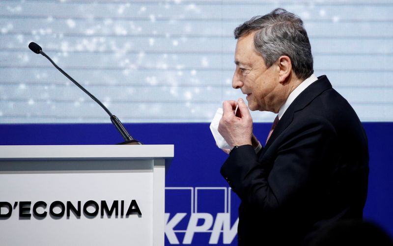 &copy; Reuters. FILE PHOTO: Italian Prime Minister Mario Draghi attends the Cercle d'Economia conference in Barcelona, Spain, June 18, 2021. REUTERS/Albert Gea