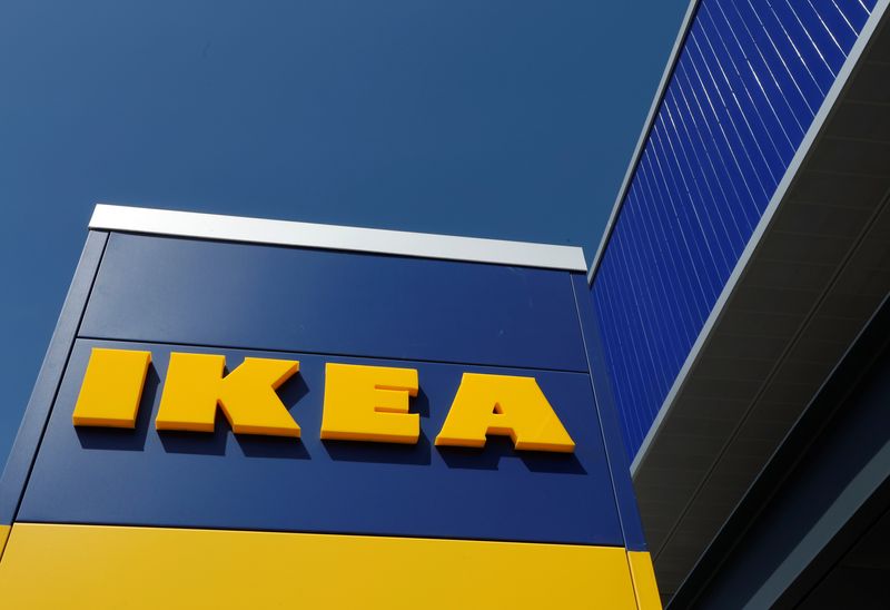 &copy; Reuters. Ikea a annoncé le lancement, mardi en Russie, d'une vente à prix cassés sur internet, une dernière opération commerciale avant de mettre fin à ses activités sur un marché où le géant suédois de l'ameublement espère cependant pouvoir revenir un