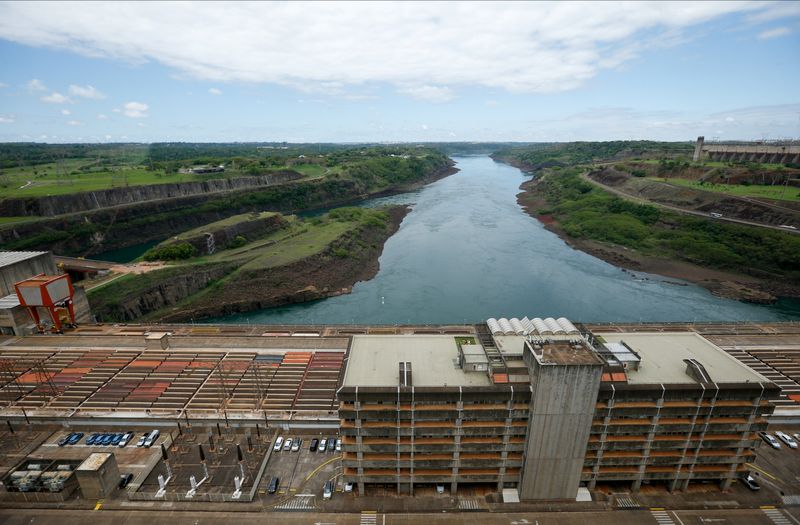 &copy; Reuters. Vista da usina hidrelétrica de Itaipu
11/10/2021 REUTERS/Cesar Olmedo