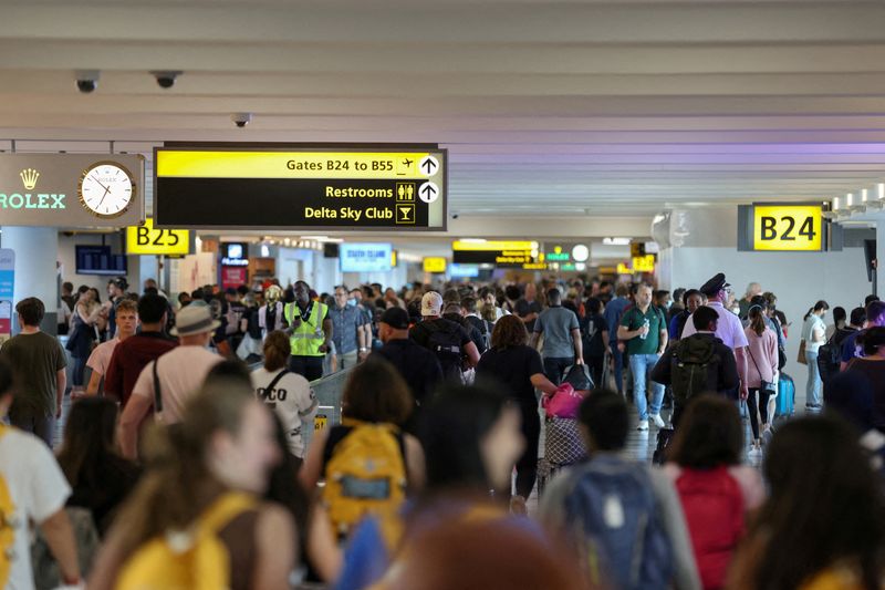 U.S. air travel conditions improve over Fourth of July weekend