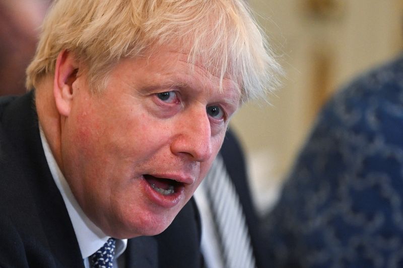 &copy; Reuters. Premiê britânico, Boris Johnson, em reunião de gabinete em Downing Street, em Londres
05/07/2022
Justin Tallis/Pool via REUTERS