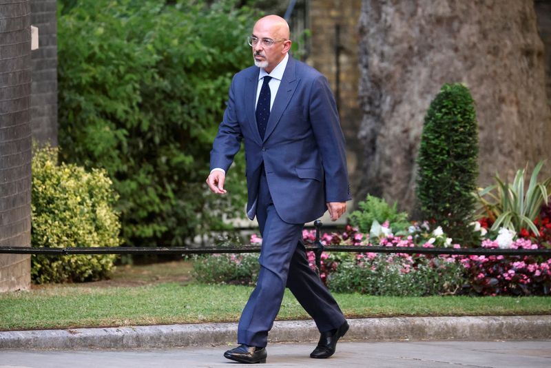 © Reuters. FILE PHOTO: British Education Secretary Nadhim Zahawi walks at Downing Street, in London, Britain, July 5, 2022. REUTERS/Henry Nicholls/File Photo