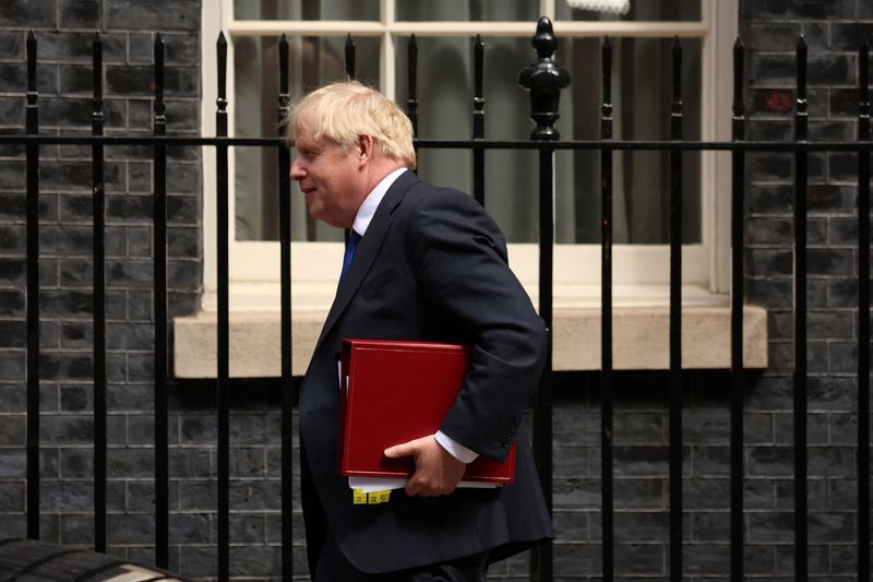 &copy; Reuters. British Prime Minister Boris Johnson walks at Downing Street in London, Britain July 6, 2022. REUTERS/Phil Noble