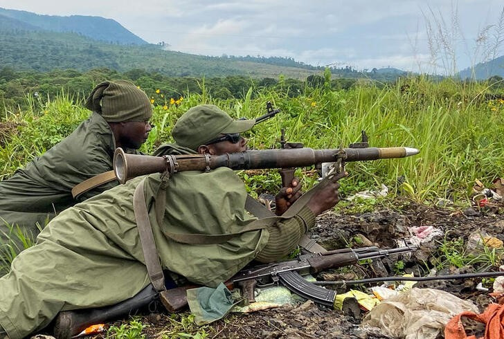 &copy; Reuters. Des soldats des Forces armées de la République démocratique du Congo prennent position près de la frontière avec le Rwanda, près de Goma, en République démocratique du Congo. Le président de la RDC, Felix Tshisekedi, et son homologue rwandais, Pa