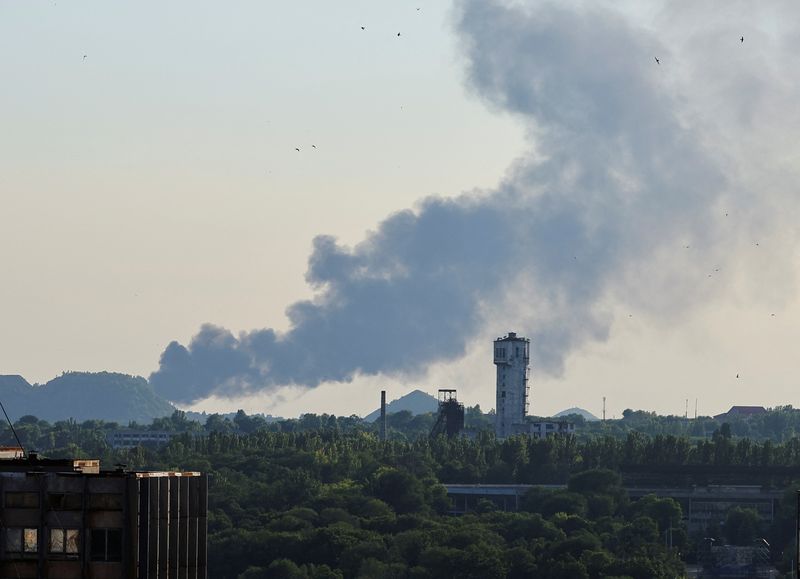 &copy; Reuters. Smoke rises after shelling during Ukraine-Russia conflict in Donetsk, Ukraine July 6, 2022.  REUTERS/Alexander Ermochenko
