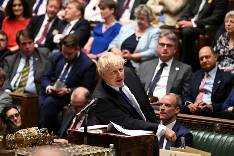 &copy; Reuters. رئيس الوزراء البريطاني بوريس جونسون في البرلمان في لندن يوم الاربعاء. صورة من البرلمان. 