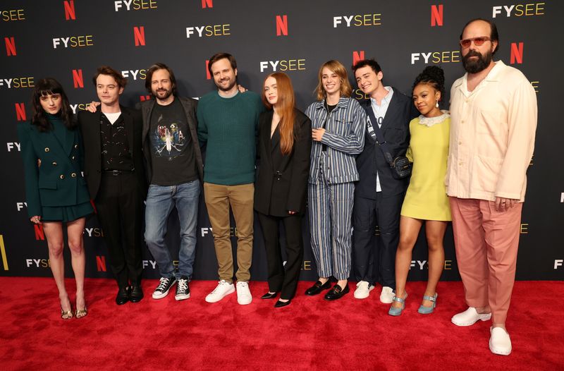 &copy; Reuters. FILE PHOTO: Show creators Matt and Ross Duffer pose with cast members Natalia Dyer, Charlie Heaton, Sadie Sink, Maya Hawke, Noah Schnapp, Priah Ferguson and Brett Gelman at a special event for the television series "Stranger Things" at Raleigh Studios Hol