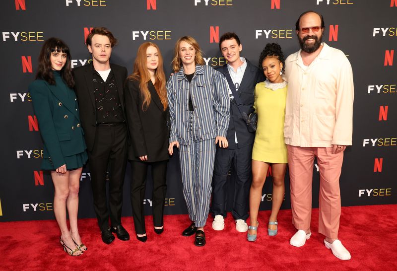 &copy; Reuters. FILE PHOTO: Cast members Natalia Dyer, Charlie Heaton, Sadie Sink, Maya Hawke, Noah Schnapp, Priah Ferguson and Brett Gelman pose at a special event for the television series "Stranger Things" at Raleigh Studios Hollywood in Los Angeles, California, U.S.,