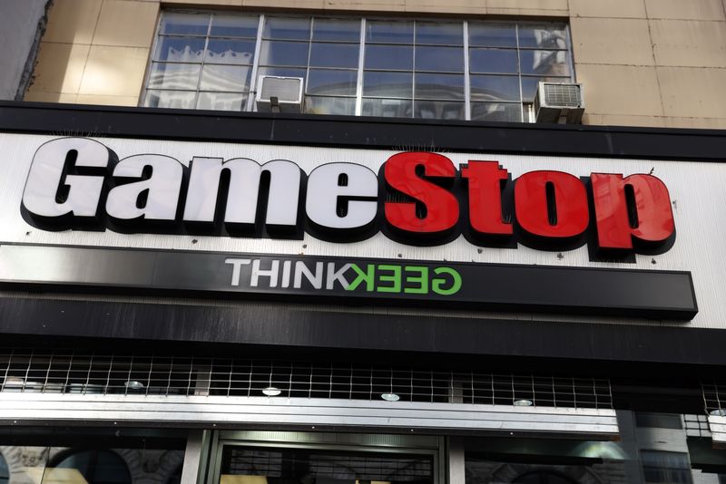 &copy; Reuters. FILE PHOTO: Signage is seen at a GameStop in Manhattan, New York, U.S., December 7, 2021. REUTERS/Andrew Kelly