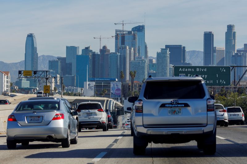 &copy; Reuters. FILE PHOTO: Traffic moves along a freeway as vehicles travel towards Los Angeles, California, U.S., March 22, 2022.  REUTERS/Mike Blake/File Photo