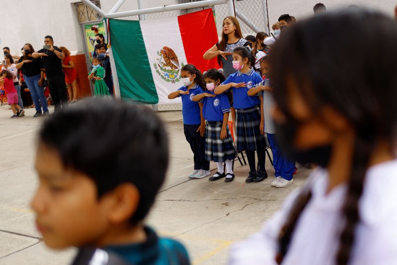 &copy; Reuters. 　７月７日、ロイターの集計によると、新型コロナウイルスの感染者は世界全体で５億４９０４万人を超え、死者は６７６万６４６８人となった。写真はメキシコのシウダー・フアレスで６