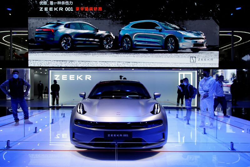 © Reuters. FILE PHOTO: A Zeekr 001 electric vehicle (EV) by Geely is seen displayed at the Zeekr booth during a media day for the Auto Shanghai show in Shanghai, China April 19, 2021. REUTERS/Aly Song/File Photo