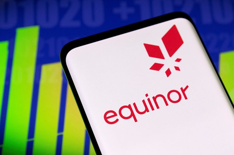&copy; Reuters. FILE PHOTO: Equinor logo and stock graph are seen displayed in this illustration taken, May 3, 2022. REUTERS/Dado Ruvic/Illustration