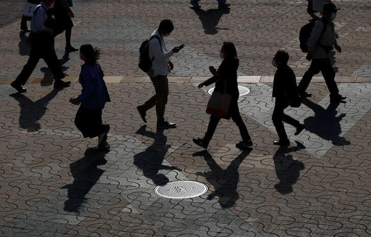 &copy; Reuters. 　７月７日、東京都は、新たに８５２９人の新型コロナ感染が確認されたと発表した。８０００人超は２日連続で、直近７日間の移動平均は５１２７．７人と前週比２倍となった。写真は６