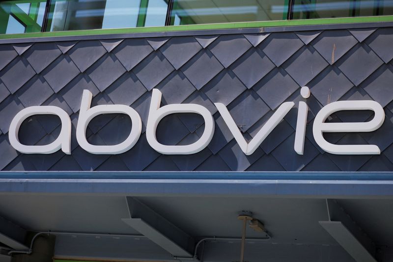 &copy; Reuters. FILE PHOTO: A sign stands outside a Abbvie facility in Cambridge, Massachusetts, U.S., May 20, 2021.    REUTERS/Brian Snyder/File Photo