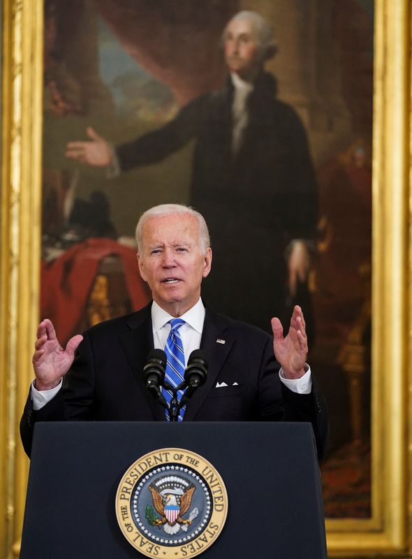 &copy; Reuters. بايدن يتحدث في البيت الأبيض بواشنطن يوم الخميس. تصوير: كيفن لامارك - رويترز. 
