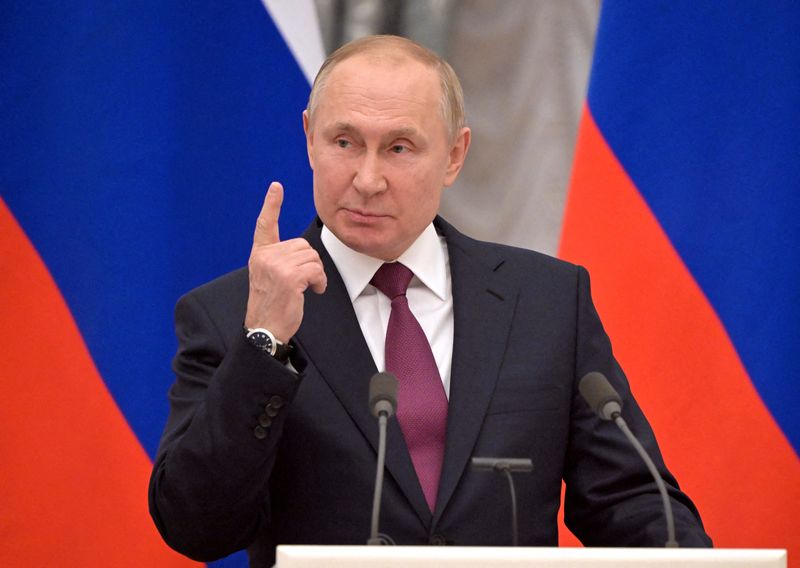 &copy; Reuters. ロシアのプーチン大統領は７日、西側諸国が戦場でロシアを負かそうとするなら、歓迎すると表明した。２月撮影。提供写真（２０２２年　ロイター/Sputnik/Sergey Guneev/Pool via REUTERS）
