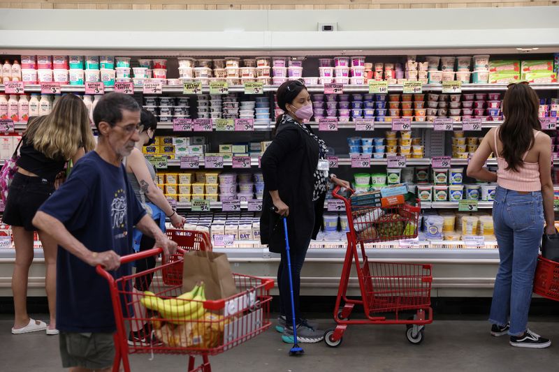&copy; Reuters. Supermercado em Nova York
10/06/2022. REUTERS/Andrew Kelly