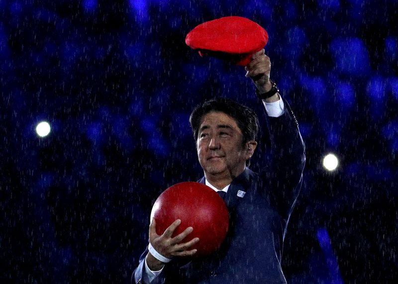 &copy; Reuters. Shinzo Abe durante cerimônia de encerramento da Olimpíada de 2016 no Rio de Janeiro
21/08/2016 REUTERS/Stoyan Nenov