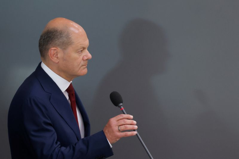 &copy; Reuters. Chanceler da Alemanha, Olaf Scholz, durante sessão do Parlamento do país em Berlim
06/07/2022 REUTERS/Michele Tantussi