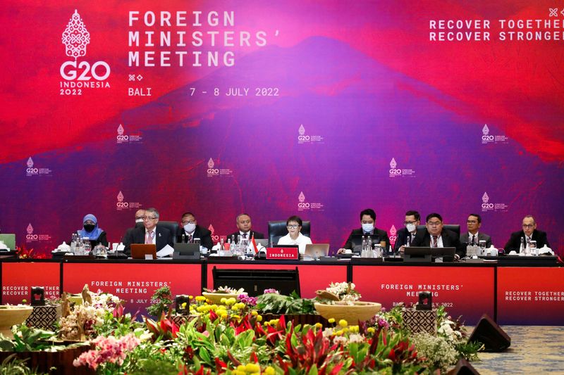 &copy; Reuters. Ministro de Relaciones Exteriores de Indonesia Retno Marsudi da su discurso durante la reunión de ministros del G20 en Nusa Dua, Bali, Indonesia, 8 de julio del 2022. REUTERS/Willy Kurniawan/Pool