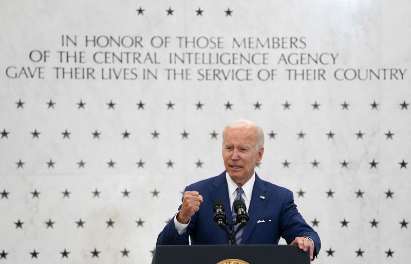 © Reuters. Biden visita sede da CIA em Langley, na Virgínia
08/07/2022
REUTERS/Kevin Lamarque