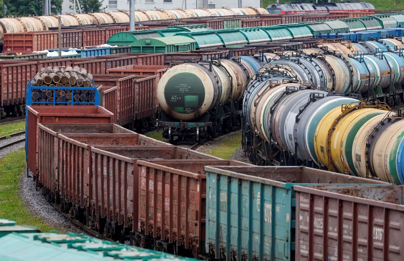 &copy; Reuters. FOTO DE ARCHIVO. Una vista muestra vagones de carga, tras la prohibición de Lituania del tránsito de mercancías en virtud de las sanciones de la UE a través del exclave ruso de Kaliningrado en el Mar Báltico, en Kaliningrado, Rusia. 21 de junio de 20