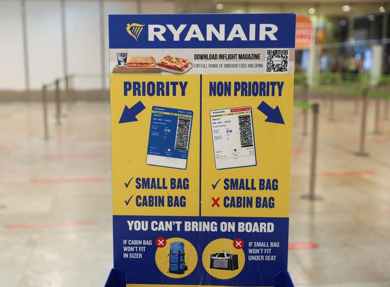 &copy; Reuters. FILE PHOTO: A sign is pictured in the Ryanair check-in area at Adolfo Suarez Madrid-Barajas Airport, in Madrid, Spain, June 22 2022. REUTERS/Isabel Infantes
