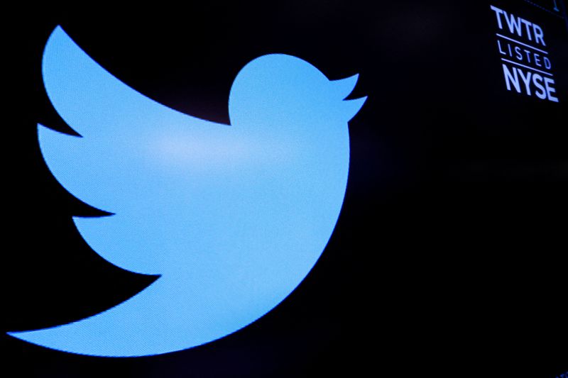 &copy; Reuters. FILE PHOTO: The logo and trading symbol for Twitter is displayed on a screen on the floor of the New York Stock Exchange (NYSE) in New York City, U.S.,  July 11, 2022.  REUTERS/Brendan McDermid