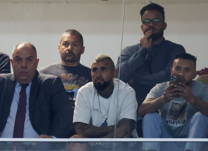 &copy; Reuters. Chileno Arturo Vidal em camarote do Maracanã durante jogo Flamengo x Deportes Tolima
06/07/2022
REUTERS/Sergio Moraes