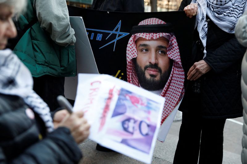 &copy; Reuters. FILE PHOTO: Demonstrators rally against the visit of Saudi Crown Prince Mohammed bin Salman with Wall Street executives in Manhattan, New York, U.S., March 26, 2018. REUTERS/Shannon Stapleton