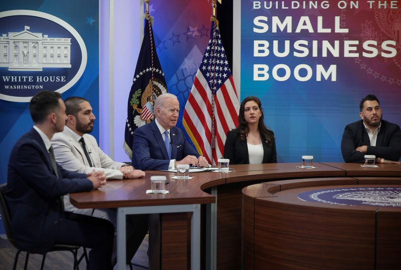 &copy; Reuters. FILE PHOTO: U.S. President Joe Biden meets with small business owners Jeff Yerxa, Nicolas Cabrera, Jennifer Arniella and Eddie Garcia, to discuss the small businesses boom under his leadership in the South Court Auditorium at the White House Complex in Wa