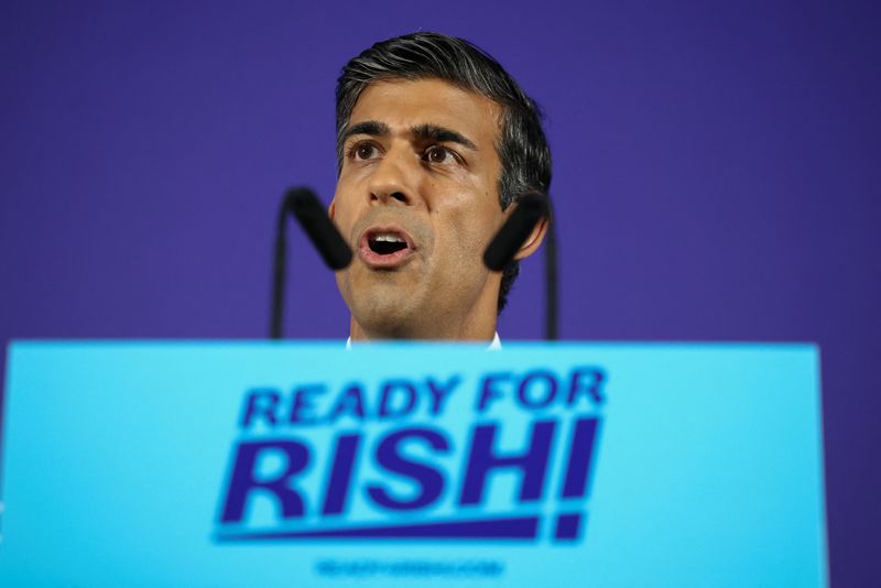 © Reuters. Former Chancellor of the Exchequer Rishi Sunak speaks to the media at an event to launch his campaign to be the next Conservative leader and Prime Minister, in London, Britain, July 12, 2022. REUTERS/Henry Nicholls