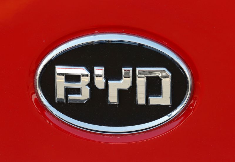 &copy; Reuters. FILE PHOTO: The logo of China's BYD, is seen on an electric bus, as part of the new fleet of electric buses for public transport in Santiago, Chile November 28, 2018. Picture taken November 28, 2018. REUTERS/Rodrigo Garrido