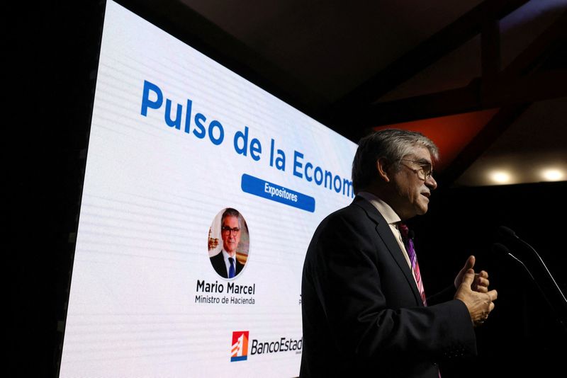 Chile sharply raises estimates for inflation in 2022; GDP seen up 1.6%