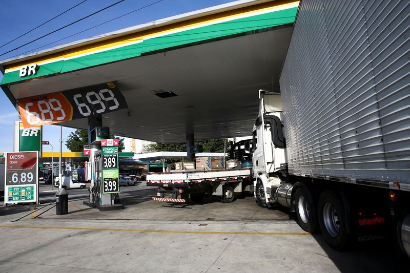 &copy; Reuters. Posto de combustíveis no Brasil. REUTERS/Carla Carniel