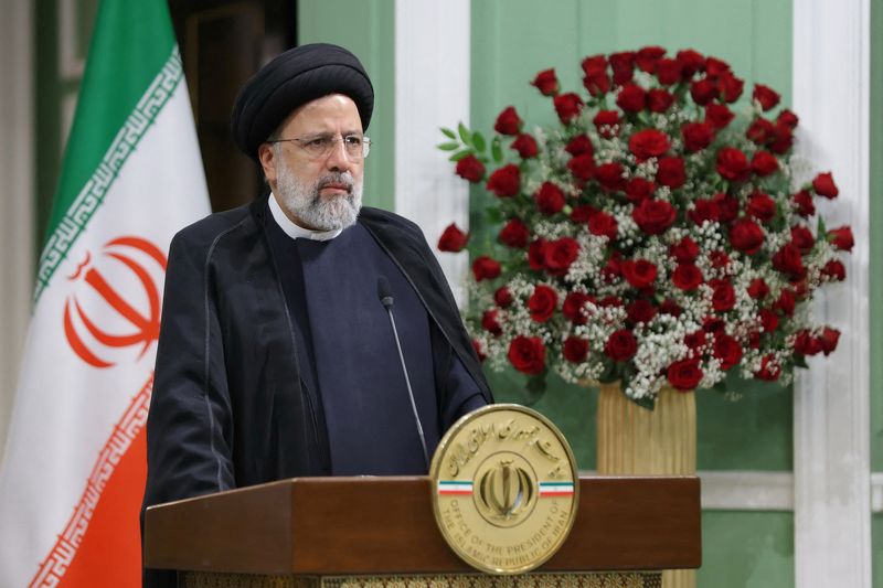 &copy; Reuters. الرئيس الإيراني إبراهيم رئيسي في مؤتمر صحفي في طهران يوم 26 يونيو حزيران 2022. صورة لرويترز من موقع الرئاسة. 