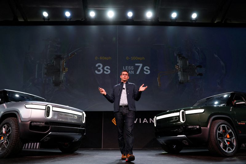 &copy; Reuters. FILE PHOTO: R.J. Scaringe, Rivian's 35-year-old CEO, introduces his company's R1T all-electric pickup truck and all-electric R1S SUV at Los Angeles Auto Show in Los Angeles, California, U.S. November 27, 2018.  REUTERS/Mike Blake