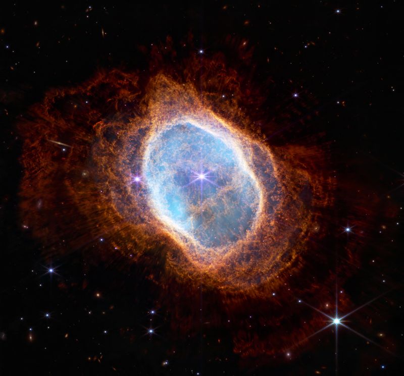 &copy; Reuters. An observation of a planetary nebula from the NIRCam instrument of NASA's James Webb Space Telescope, a revolutionary apparatus designed to peer through the cosmos to the dawn of the universe and released July 12, 2022.    NASA, ESA, CSA, STScI, Webb ERO 
