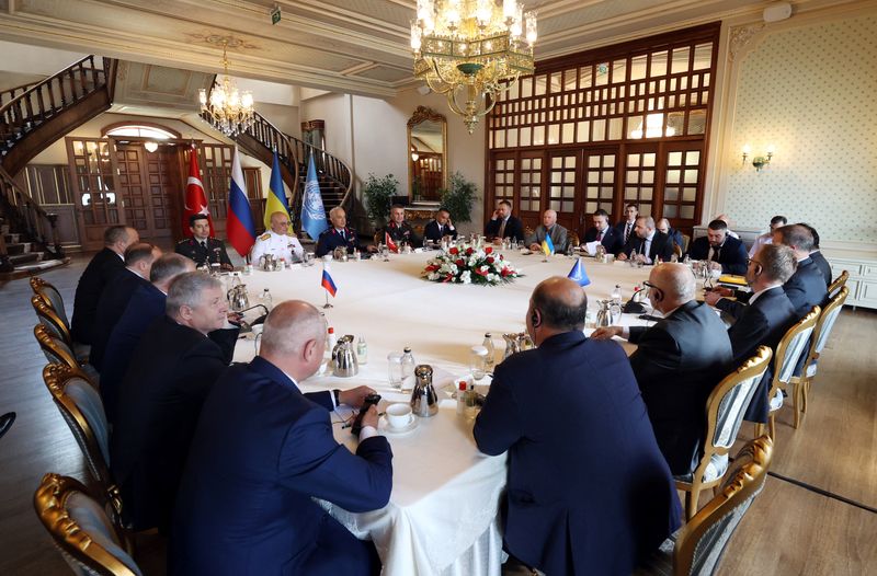 &copy; Reuters. FOTO DE ARCHIVO. Delegaciones militares de Rusia, Ucrania y Turquía se reúnen con responsables de la ONU en Estambul, Turquía. 13 de julio de 2022. Ministerio de Defensa turco/Handout vía REUTERS 