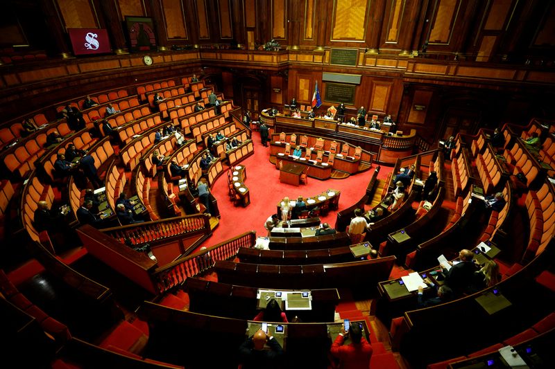 &copy; Reuters. General view of upper house of parliament ahead of a confidence vote for the government, in Rome, Italy, July 14, 2022. REUTERS/Guglielmo Mangiapane