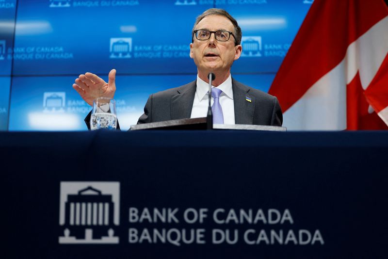 &copy; Reuters. FILE PHOTO: Bank of Canada Governor Tiff Macklem takes part in a news conference in Ottawa, Ontario, Canada April 13, 2022. REUTERS/Blair Gable/File Photo