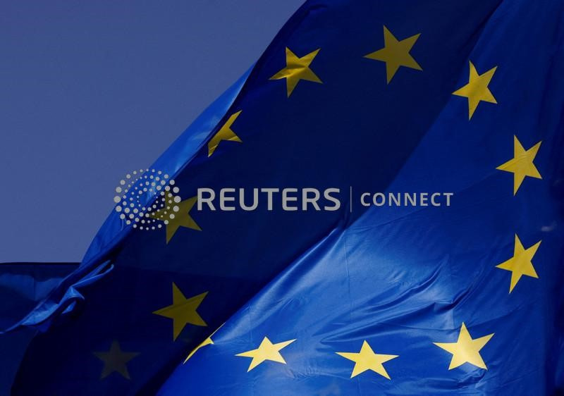 &copy; Reuters. Una bandiera dell'Unione europea a Bruxelles. REUTERS/Yves Herman/