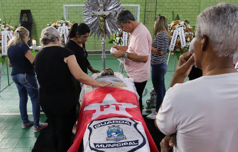 &copy; Reuters. Velório de Marcelo Arruda em Foz do Iguaçu, no Paraná
10/07/2021
REUTERS/Christian Rizz