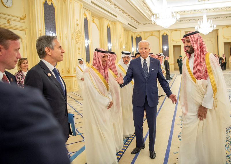 &copy; Reuters. Saudi King Salman bin Abdulaziz and U.S. President Joe Biden meet at Al Salman Palace upon his arrival in Jeddah, Saudi Arabia, July 15, 2022. Bandar Algaloud/Courtesy of Saudi Royal Court/Handout via REUTERS 